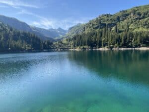 Garichti Lake (Mettmensee) in Switzerland, a beautiful mountain lake off the beaten path, perfect for a day trip from Zurich