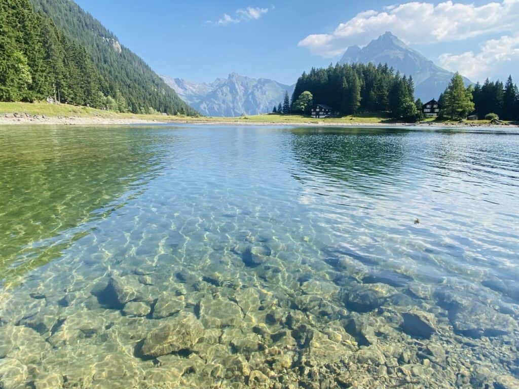 Arnisee in the canton of Uri, a crystal-clear mountain lake with panoramic views.