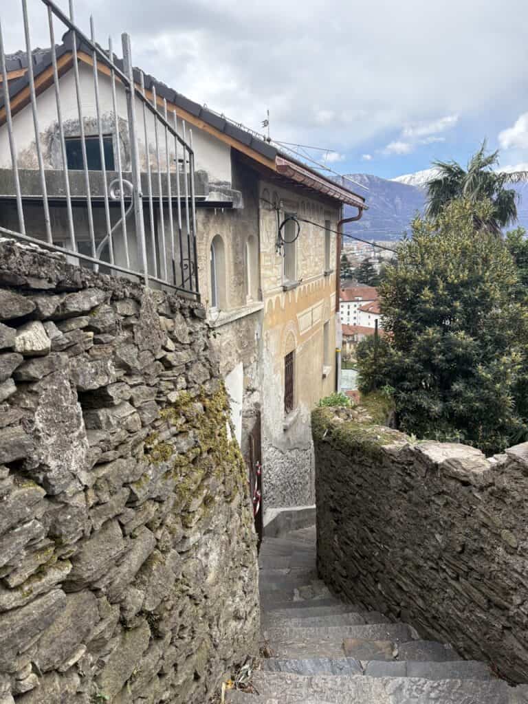 Narrow uphill path leading to Montebello Castle on the Bellinzona castles hike