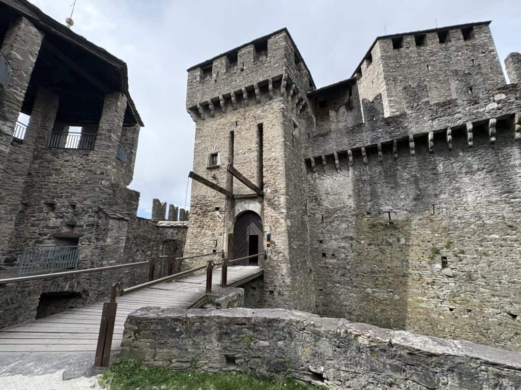 Draw bridge of Montebello Castle in Bellinzona.