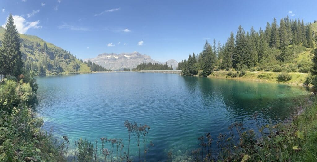 Switzerland on a budget: enjoying the country's beautiful alpine nature and lakes doesn't cost a thing.
